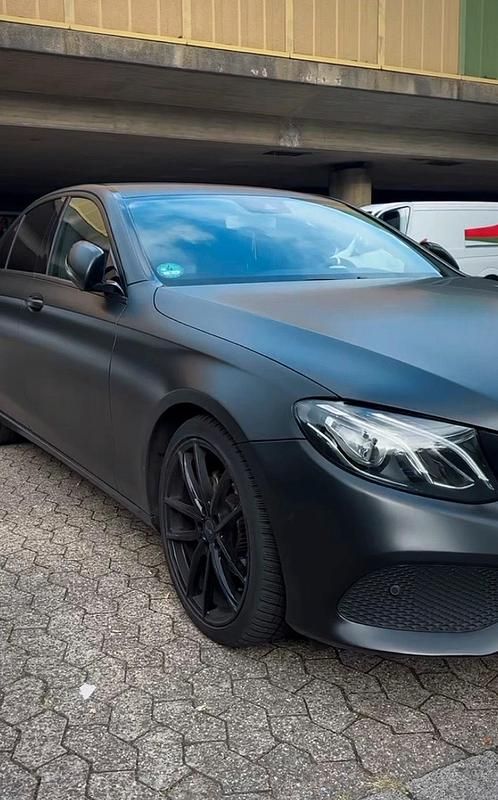 Gebraucht Mercedes E220 194 PS (142 kW) 2018 Silber Limousine