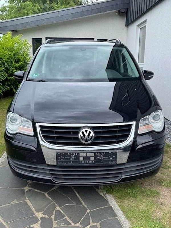 Schwarz Gebraucht 2010 VW Touran Van / Kleinbus | 3.800 € (Guter Preis) - Bild 1/4