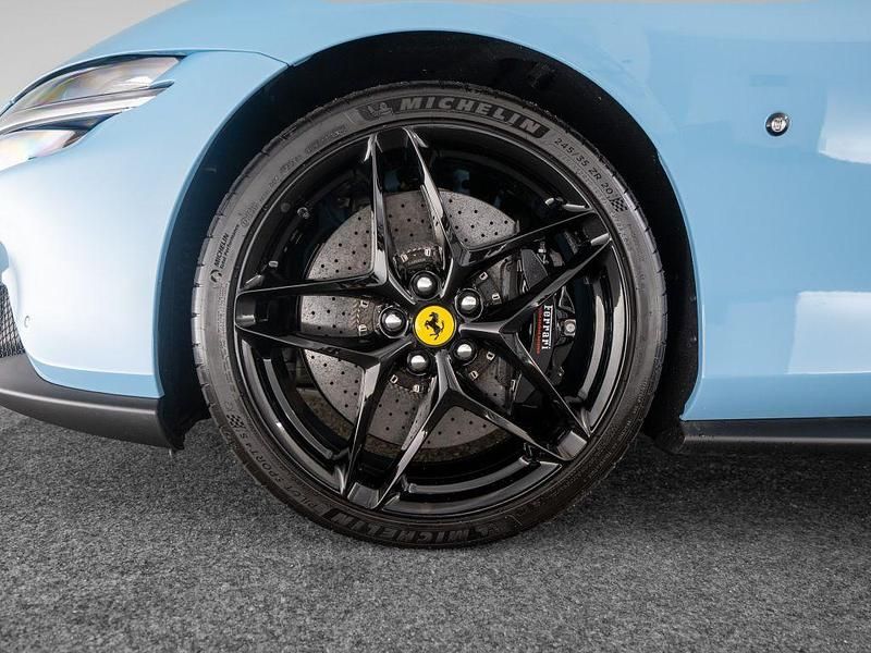 Gebraucht Ferrari Roma 620 PS (456 kW) 2024 Azzurro la plata Cabrio
