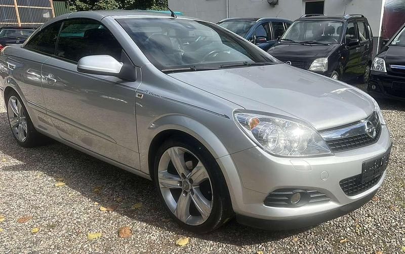 Gebraucht Opel Astra Cabriolet 140 PS (102 kW) 2009 Silber Cabrio