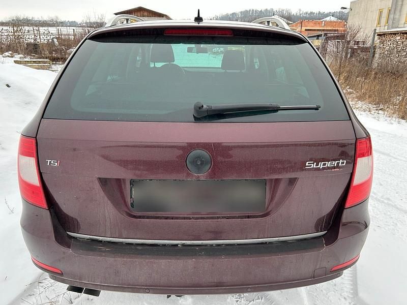 Gebraucht Skoda Superb 160 PS (117 kW) 2010 Rot Kombi