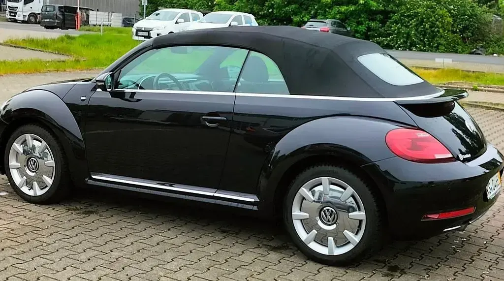 Gebraucht VW Beetle Sound 105 PS (77 kW) 2017 Schwarz Kleinwagen