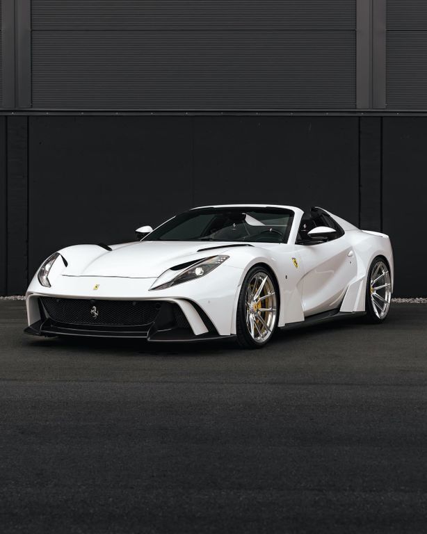 Bianco avus Gebraucht 2023 Ferrari 812 Cabrio | 1.185.000 € - Bild 1/4
