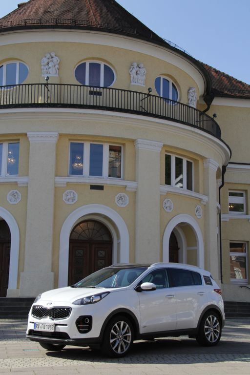 Weiß Gebraucht 2016 Kia Sportage SUV | 19.100 € (Teuer) - Bild 1/3