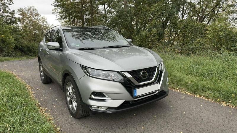 Silber Gebraucht 2019 Nissan Qashqai N-Connecta SUV | 16.690 € (Fairer Preis) - Bild 1/4