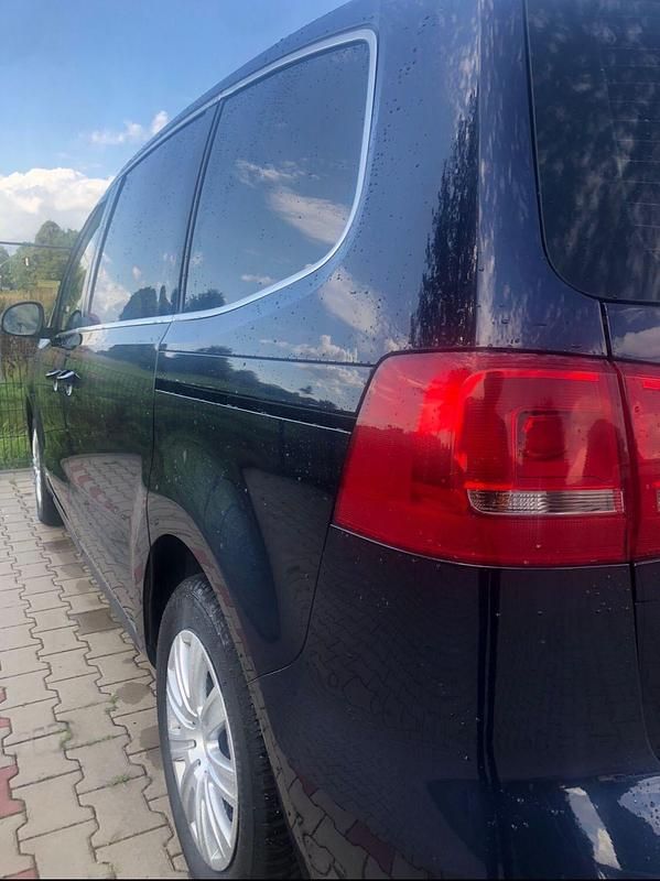 Usata VW Sharan 140 CV (102 kW) 2011 Blu Monovolume