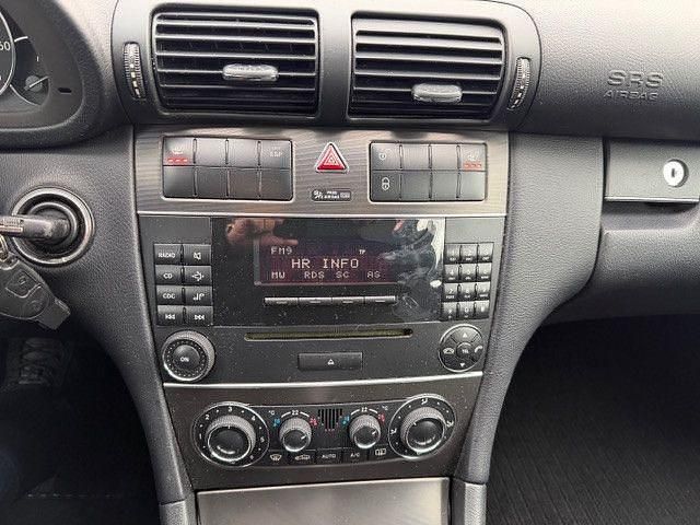 Gebraucht Mercedes C180 143 PS (105 kW) 2006 Blau Coupé