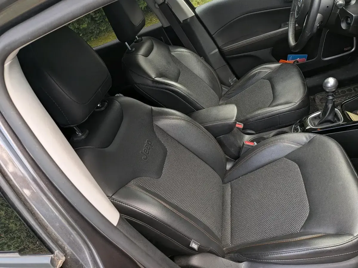Gebraucht Jeep Compass 140 PS (102 kW) 2018 Grau SUV