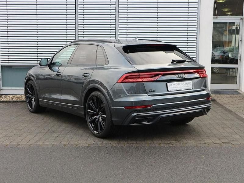 Gebraucht Audi Q8 S-Line 286 PS (210 kW) 2022 Daytonagrau perleffekt SUV