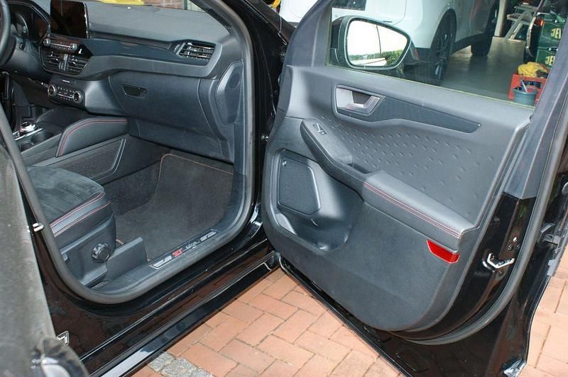 Gebraucht Ford Kuga ST-Line 224 PS (164 kW) 2020 Schwarz SUV