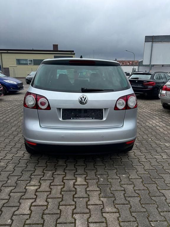 Second-hand VW Golf V 102 CP (75 kW) 2007 Argintiu Berlinǎ