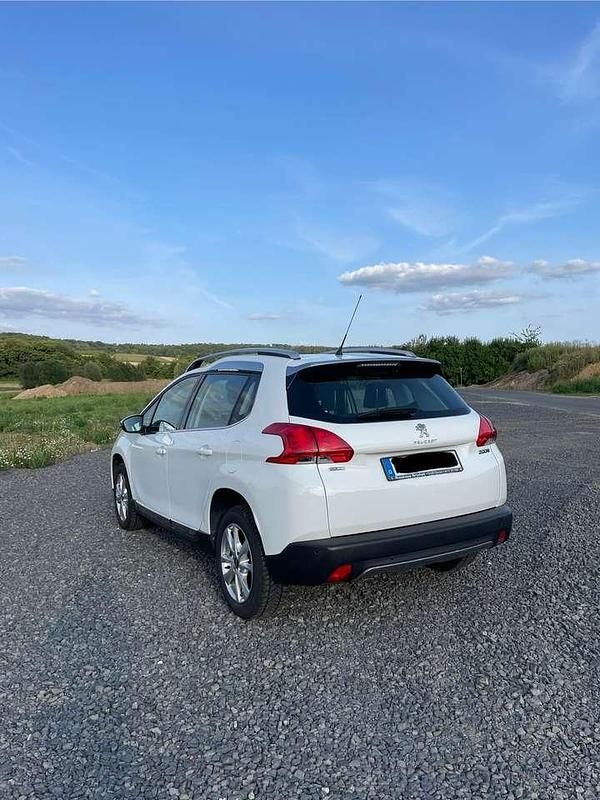 Gebraucht Peugeot 2008 Allure 110 PS (80 kW) 2016 Weiß SUV