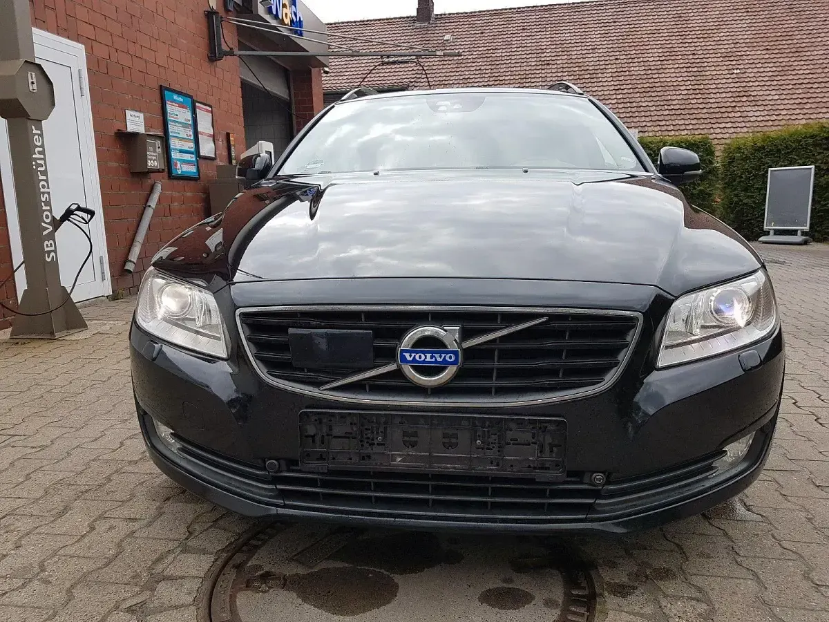 Używany Volvo V70 181 KM (133 kW) 2014 Czarny Kombi
