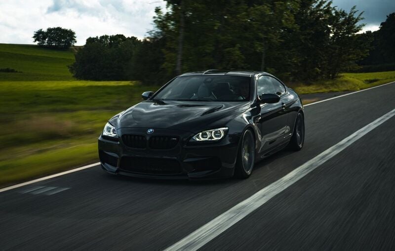 Grau Gebraucht 2015 BMW M6 Sport Line Coupé | 41.900 € - Bild 1/4