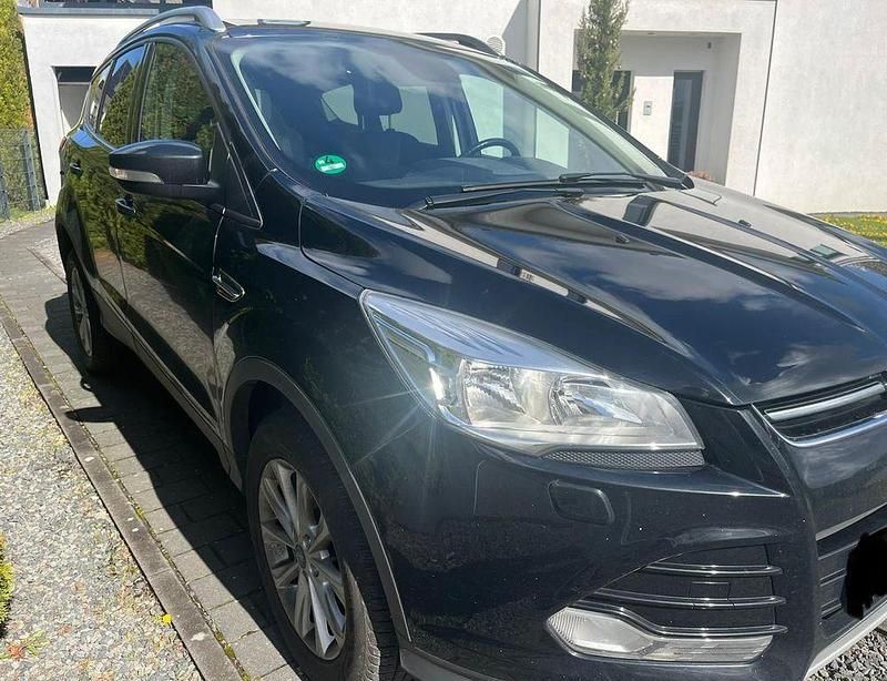 Gebraucht Ford Kuga Titanium 150 PS (110 kW) 2016 Schwarz SUV