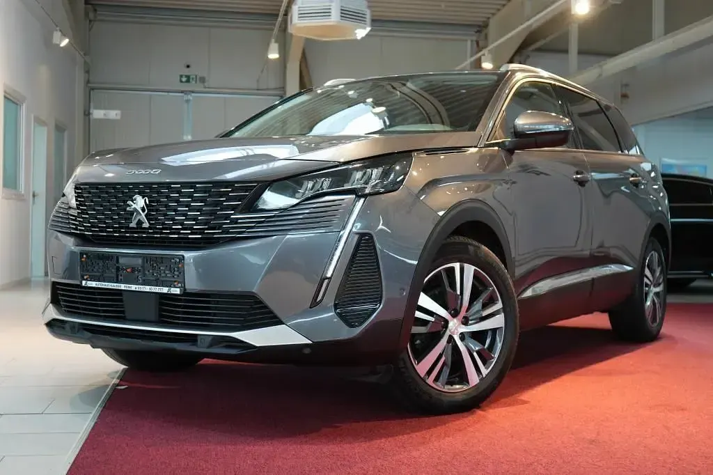 Gebraucht Peugeot 5008 Allure 131 PS (96 kW) 2021 Grau SUV