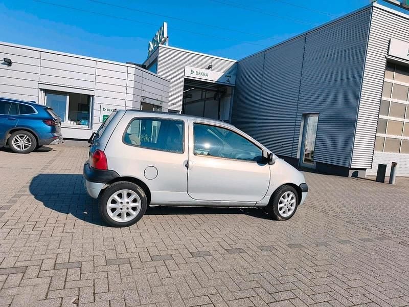 Gebraucht Renault Twingo 58 PS (42 kW) 2003 Silber Kleinwagen
