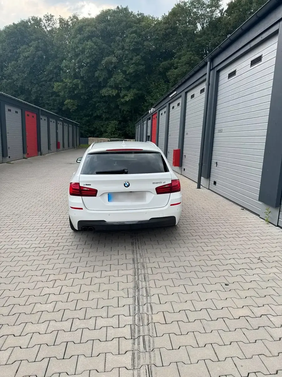 Gebraucht BMW 520 190 PS (139 kW) 2016 Weiß Kombi