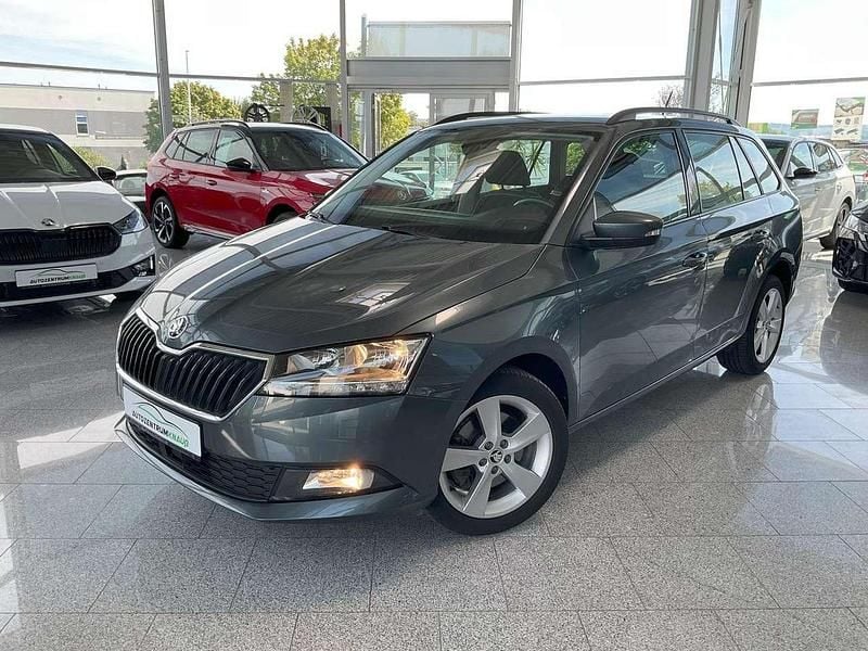 Grau Gebraucht 2020 Skoda Fabia Style Kombi | 14.890 € (Fairer Preis) - Bild 1/4