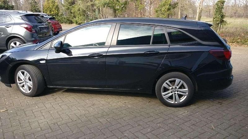 Gebraucht Opel Astra 122 PS (89 kW) 2021 Onyx schwarz Kombi