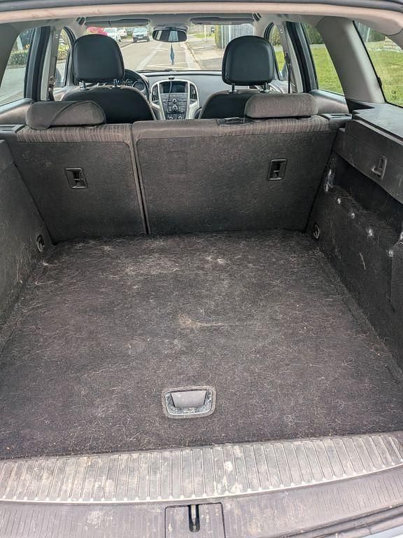 Gebraucht Opel Astra 95 PS (69 kW) 2011 Grau Kombi