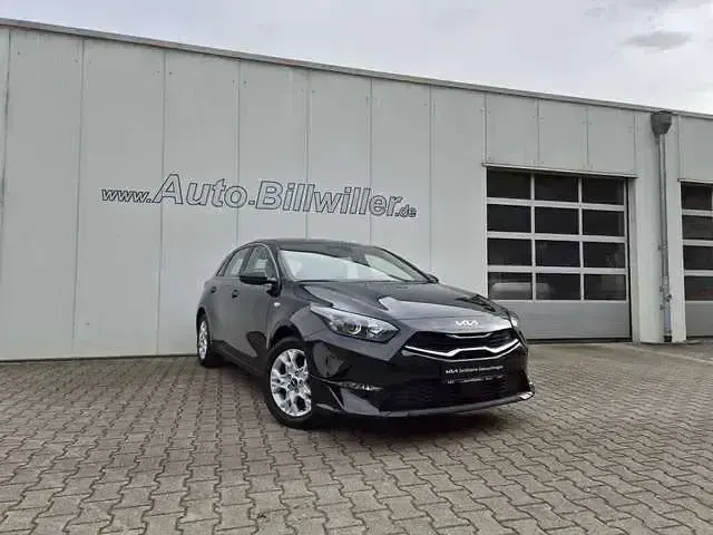 Gebraucht Kia Ceed Vision 140 PS (102 kW) 2025 Zilinaschwarz metallic Kleinwagen