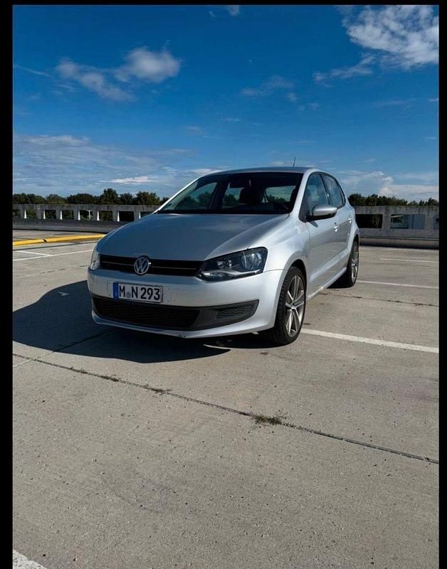 Silber Gebraucht 2011 VW Polo Kleinwagen | 4.500 € (Guter Preis) - Bild 1/4