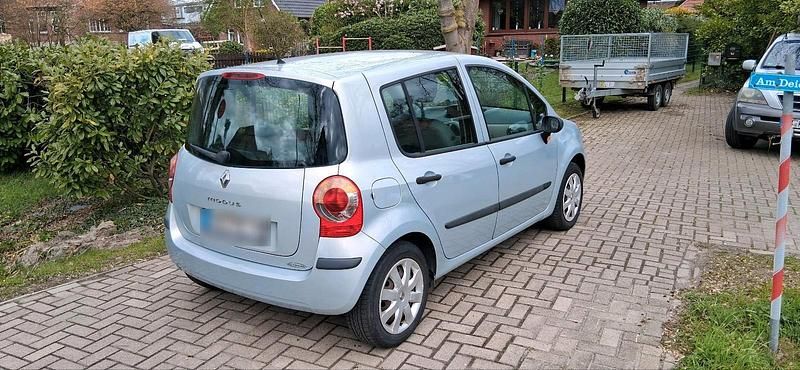 Gebraucht Renault Modus 88 PS (64 kW) 2006 Silber Van / Kleinbus