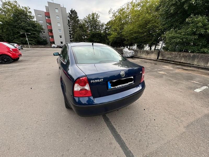 Gebraucht VW Passat 116 PS (85 kW) 2001 Blau Limousine