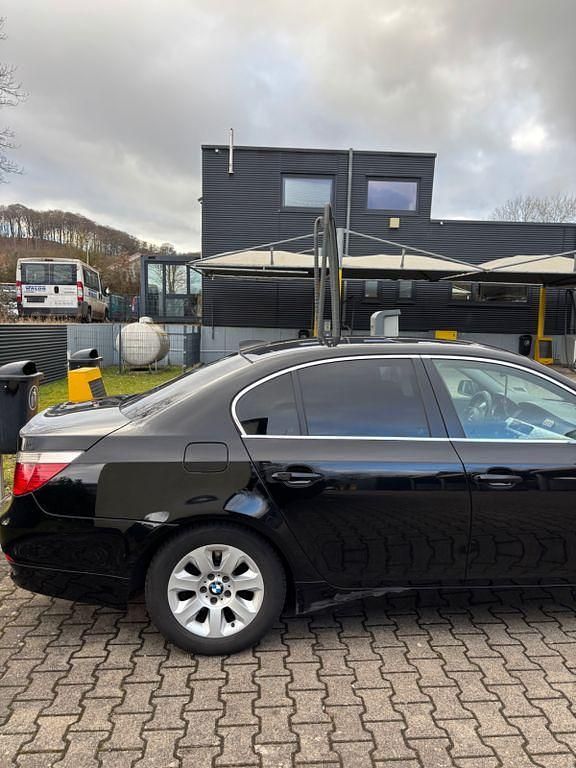 Gebraucht BMW 525 163 PS (119 kW) 2004 Schwarz Limousine