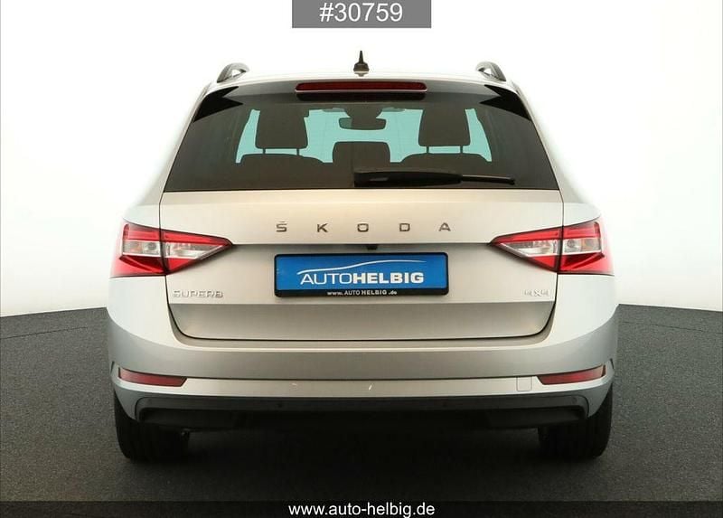 Gebraucht Skoda Superb Ambition 200 PS (147 kW) 2022 Brilliantsilber metallic Kombi