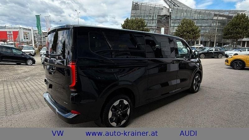 Neu VW T7 Style 150 PS (110 kW) 2026 Schwarz Van