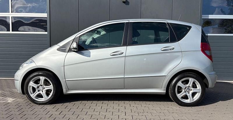 Gebraucht Mercedes A200 Avantgarde 136 PS (100 kW) 2011 Silber Limousine