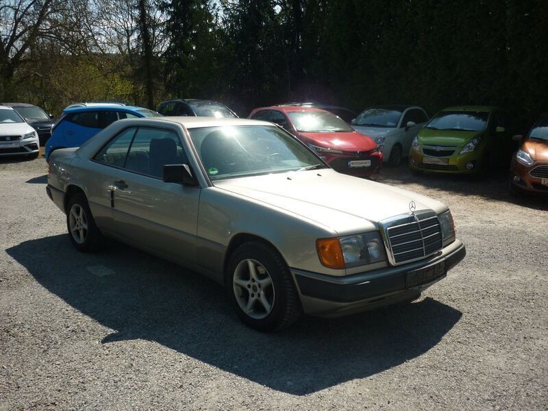 Gebraucht Mercedes 230 132 PS (97 kW) 1987 Grau