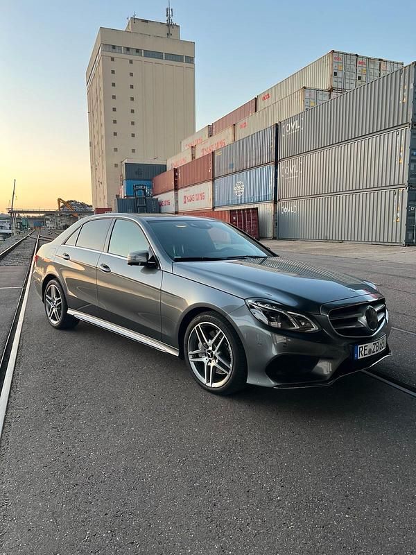 Gebraucht Mercedes E350 AMG line 258 PS (189 kW) 2015 Grau Limousine