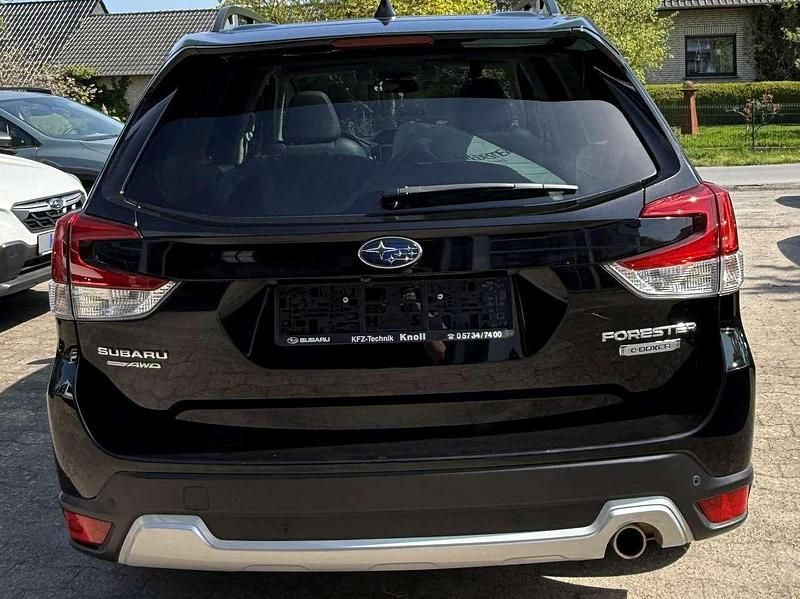 Gebraucht Subaru Forester Platinum 150 PS (110 kW) 2021 Crystal black SUV