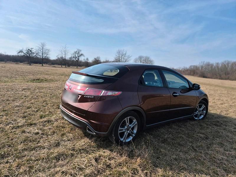 Gebraucht Honda Civic 99 PS (72 kW) 2011 Braun Limousine