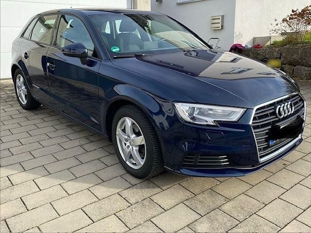 Gebraucht Audi A3 150 PS (110 kW) 2018 Blau Limousine