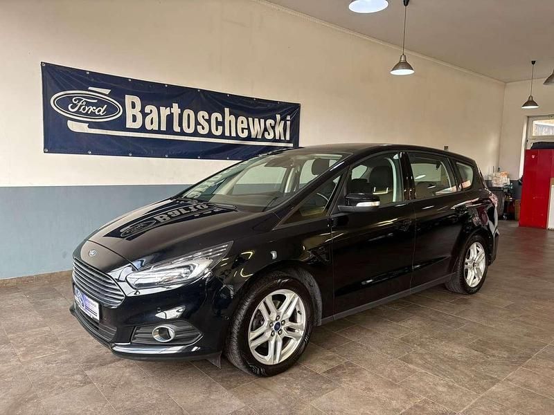 Shadow black Gebraucht 2017 Ford S-MAX Business Edition Van / Kleinbus | 18.900 € (Fairer Preis) - Bild 1/4