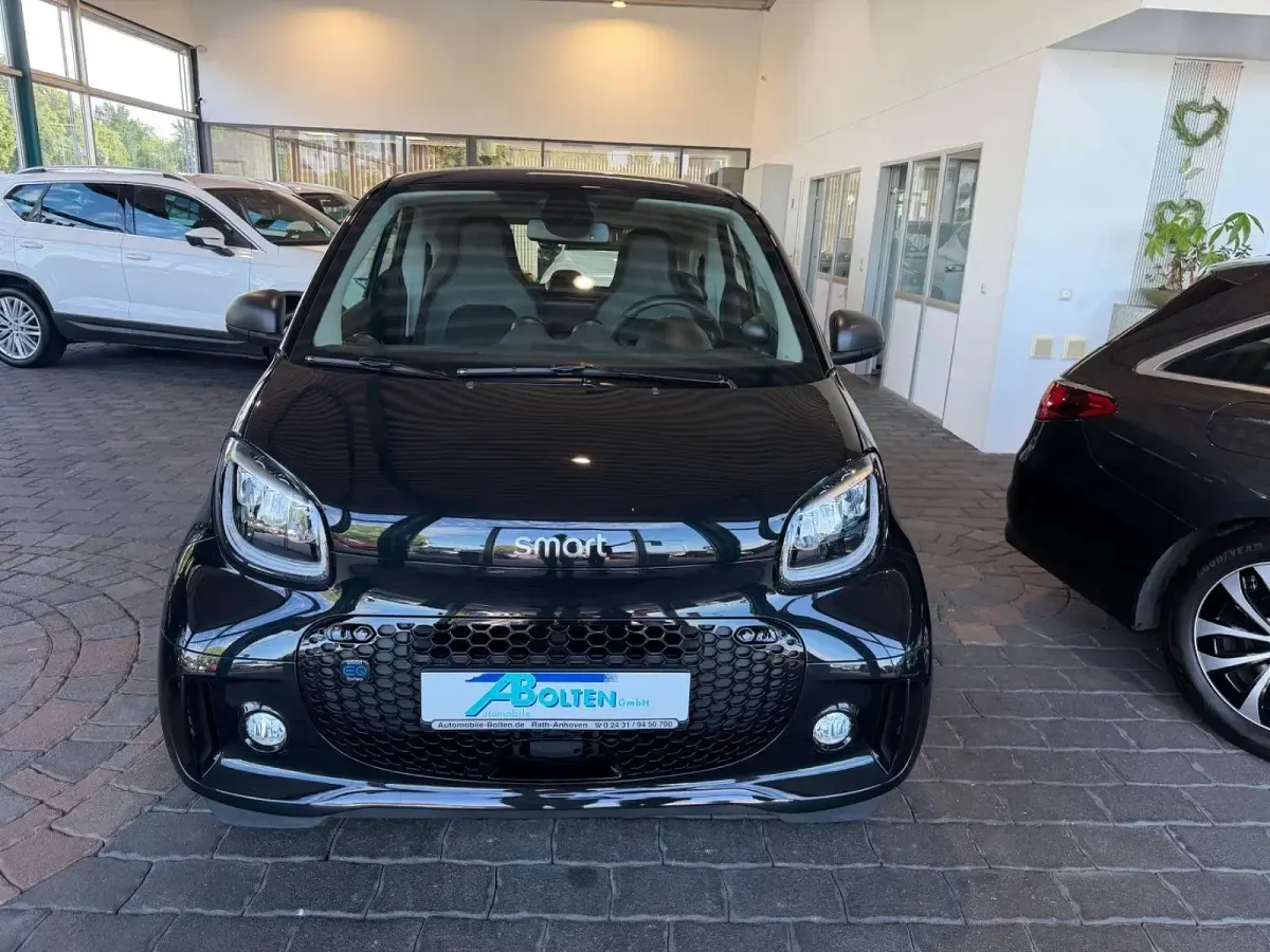 Gebraucht Smart ForTwo Coupé Exclusive 60 kW (82 PS) 2024 Schwarz Kleinwagen