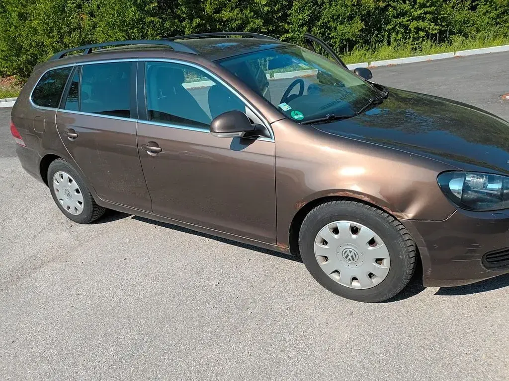 Gebraucht VW Golf VI Comfortline 105 PS (77 kW) 2011 Grau Kombi