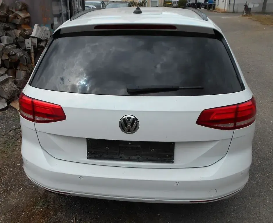 Gebraucht VW Passat Comfortline 190 PS (139 kW) 2016 Weiß Kombi