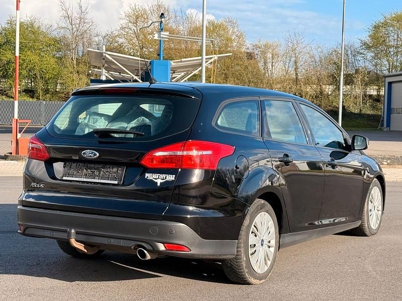 Gebraucht Ford Focus Business Edition 150 PS (110 kW) 2016 Schwarz Kombi