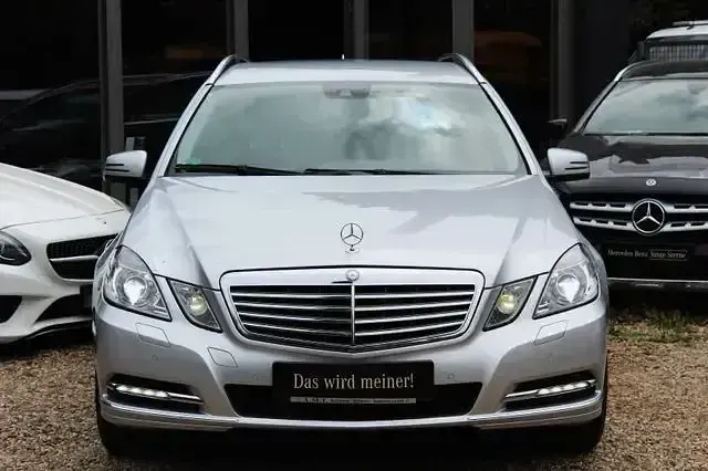 Gebraucht Mercedes E250 204 PS (150 kW) 2011 Silber Limousine