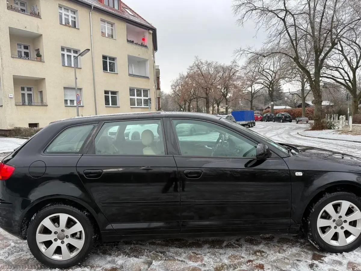 Gebraucht Audi A3 Sportback Ambiente 116 PS (85 kW) 2005 Schwarz Kleinwagen