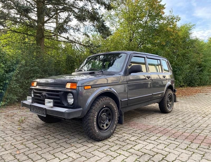 Gebraucht 2017 Lada niva SUV | 12.500 € (Fairer Preis) - Bild 1/4