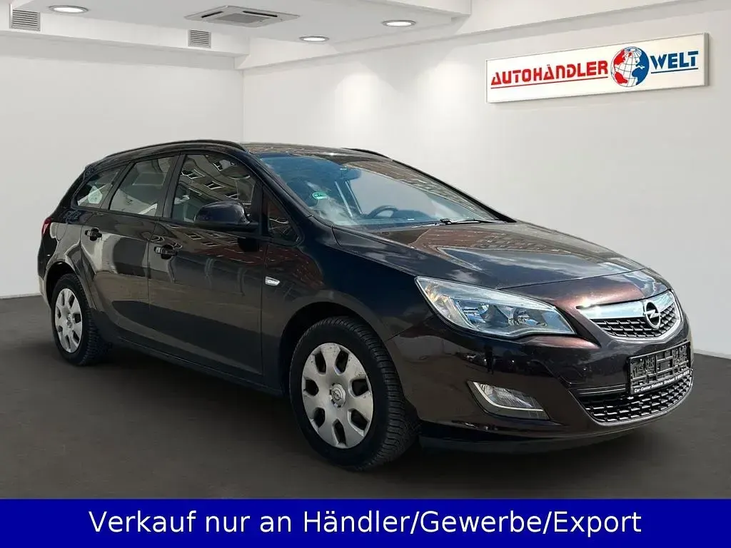 Usata Opel Astra 101 CV (74 kW) 2012 Marrone Station wagon