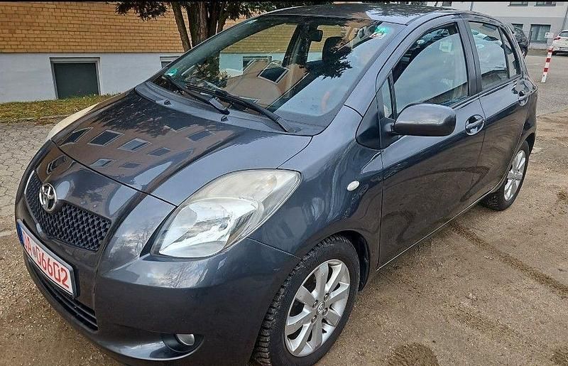 Gebraucht Toyota Yaris 133 PS (97 kW) 2008 Grau Kleinwagen