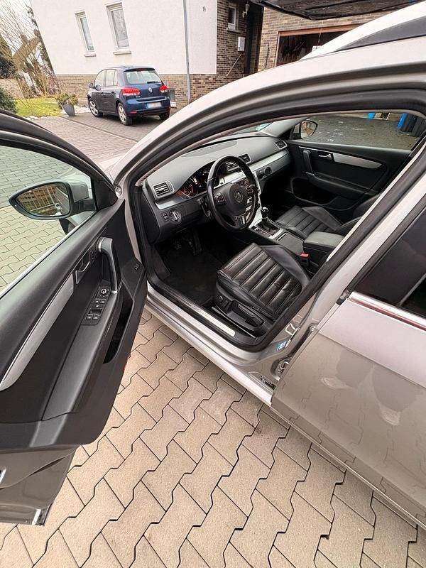 Gebraucht VW Passat Highline 140 PS (102 kW) 2014 Grau Kombi