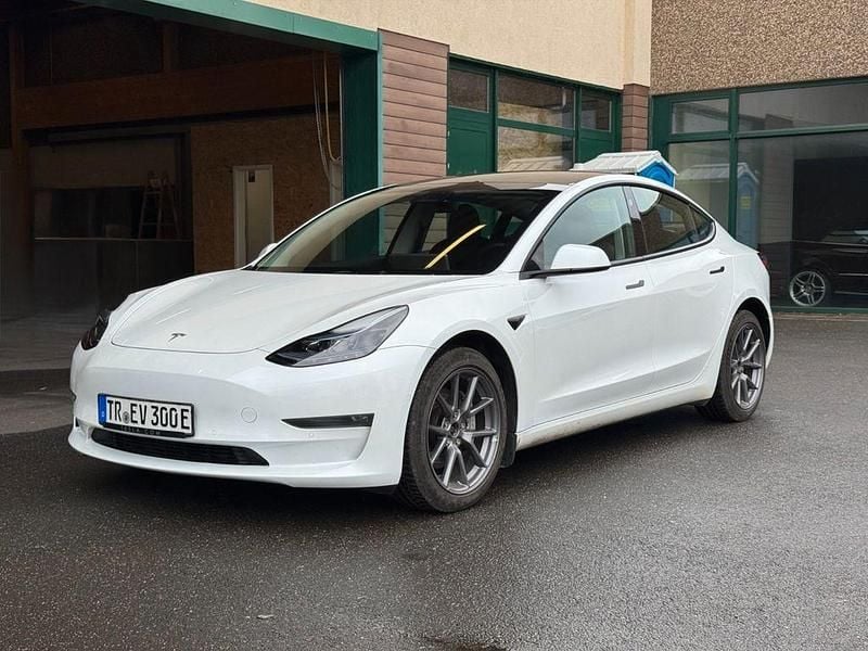 Gebraucht Tesla Model 3 324 kW (441 PS) 2023 Weiß Limousine